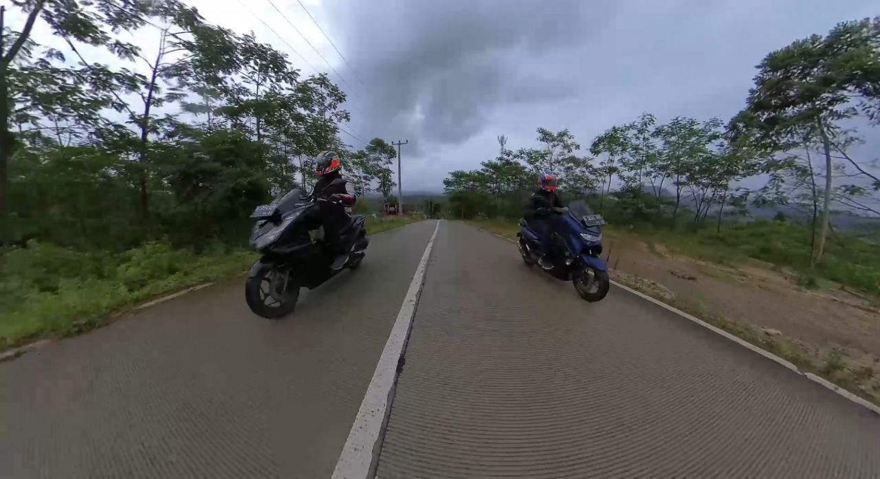 Nmax Vs Pcx 160. Adu Tenaga di Tanjakan Citorek! New NMax VS PCX160