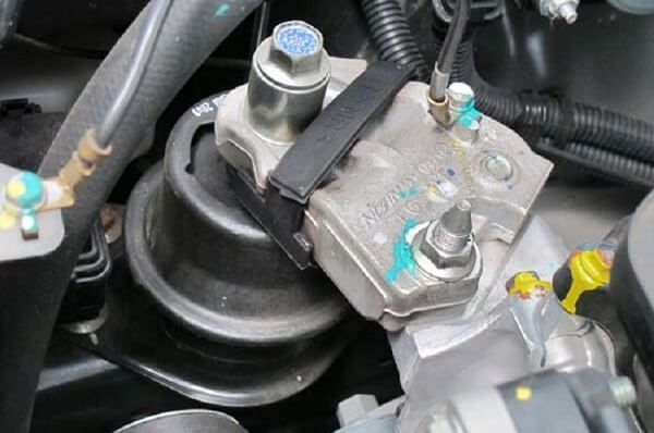 Biaya Ganti Engine Mounting. Mengenal Engine Mounting: Mulai dari Fungsi Sampai Cara