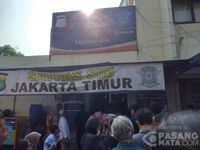 Samsat Kebon Nanas Perpanjang Sim. Pasang Mata • Suasana Perpanjangan SIM Di Samsat Kebon