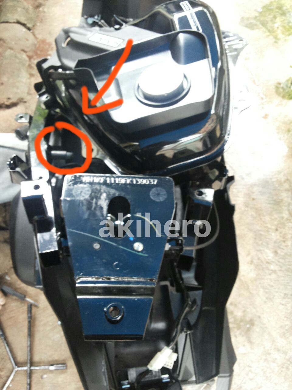 Ganti Shock Belakang Vario 125 Dengan Vario 110. DIY – Asyiknya mengganti shock belakang new vario 125/150