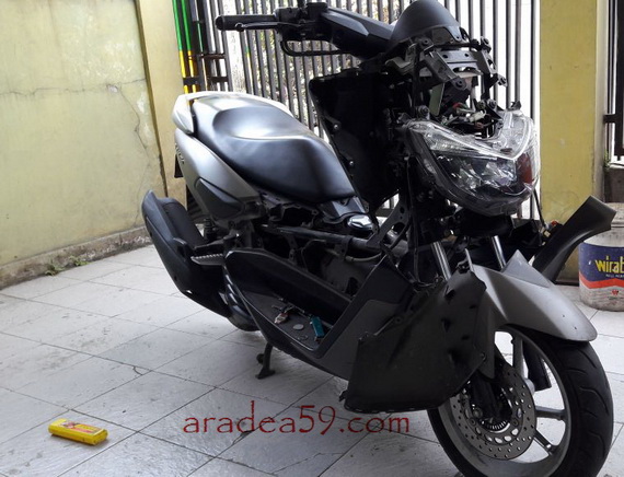 Cara Buka Body Depan Yamaha Nmax. Cara bongkar body N-Max yang benar.