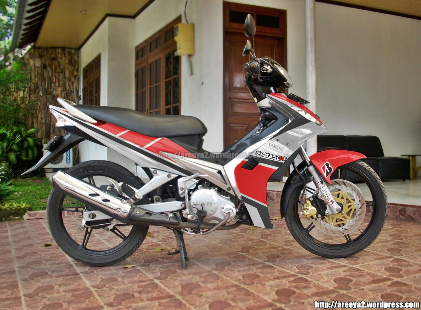 Modifikasi Stiker Jupiter Mx 135 Warna Hitam. Gambar Modifikasi Stiker Jupiter Mx 2009