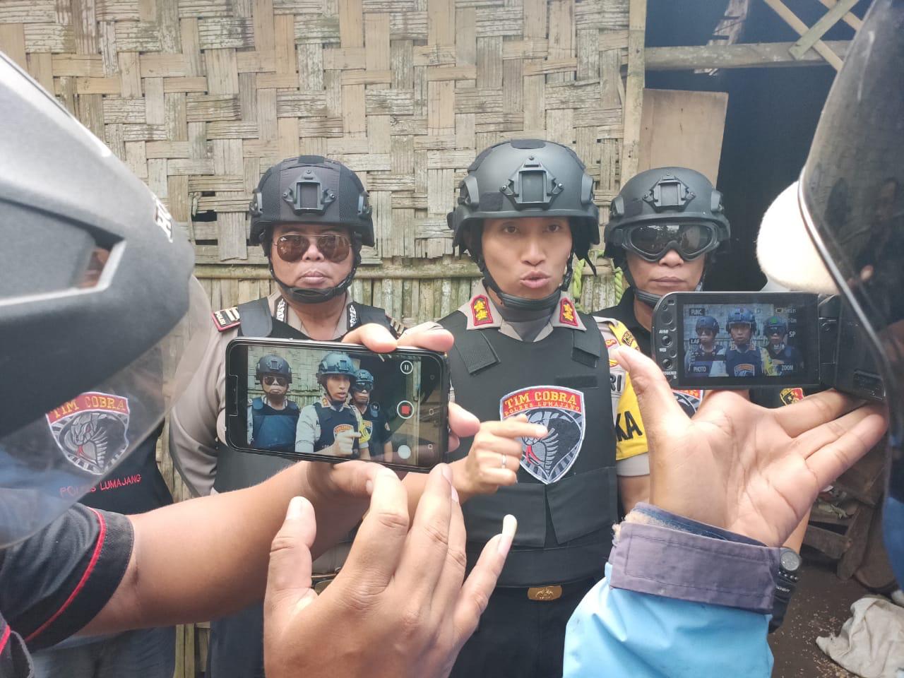Selang Karburator Motor. Selang Karburator Bocor Sepeda Motor Warga Terbakar di Tempeh