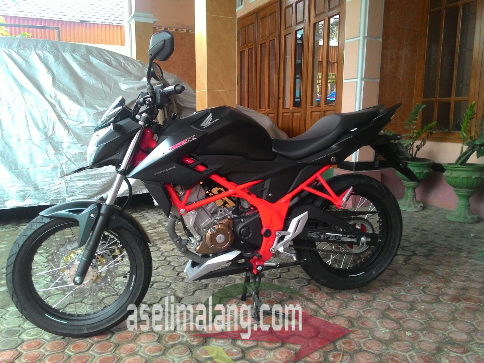 Cbr 150 Modifikasi Jari Jari Ban Kecil. 42+ Koleksi Modifikasi Motor Cbr 150 Ban Kecil Terkeren