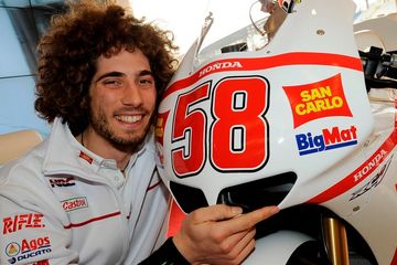 Marco Simoncelli Vs Marquez. Jika Tak Alami Nasib Tragis, Marco Simoncelli Bisa Sejajar dengan