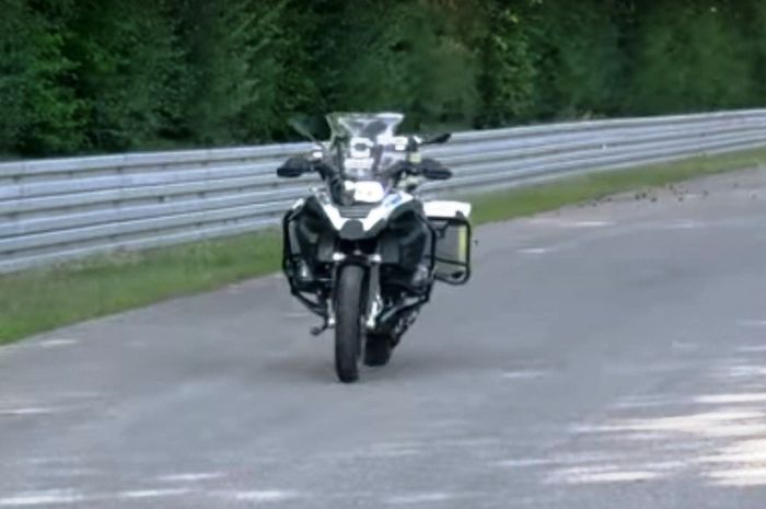 Motor Jalan Sendiri. BMW Perkenalkan Motor yang Bisa Jalan Sendiri, Lebih Amankah