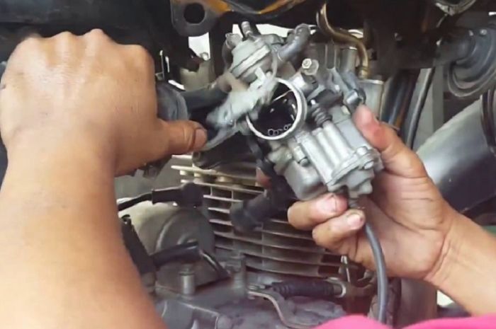Cara Membersihkan Karburator Mio. Sering Dilakukan, Membersihkan Karburator Sebaiknya Jangan