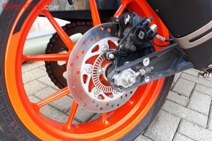 Setel Rem Belakang Vario 125. Begini Caranya Setel Rem Cakram Belakang, Bisa Atur Jarak Main