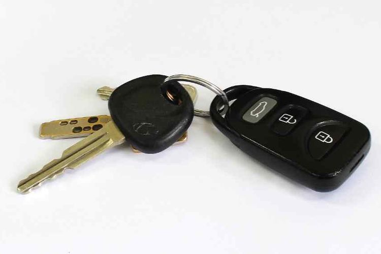Cara Kerja Kunci Kontak Mobil. Kebanyakan Orang Taunya Kunci Kontak Hanya untuk