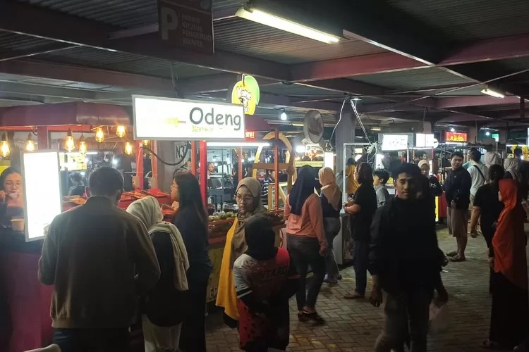 Giant Bintaro Sektor 7. Ramai diserbu pengunjung, Kuliner Pagi Malam Bintaro sajikan 100