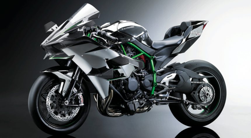 Cc Ninja H2r. Gokil, Kawasaki Ninja H2R Bantai Habis McLaren MP4-12C dan