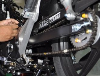 Pelumas Rantai Motor Yang Tidak Bikin Kotor. Merawat Rantai Motor Agar Tetap Bersih & Awet