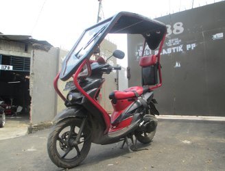 Membuat Kanopi Motor. Nih, Motor Antihujan dan Panas