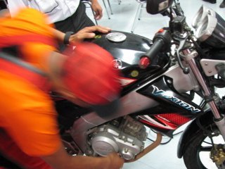 Modifikasi Tangki Motor. Modifikasi Tangki Motor Injeksi? Tetap Aman, Asal Hati-hati