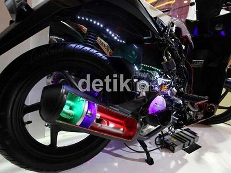 Cara Menghilangkan Bau Knalpot. Kenapa Honda BeAT Knalpotnya Suka Bau Sangit?