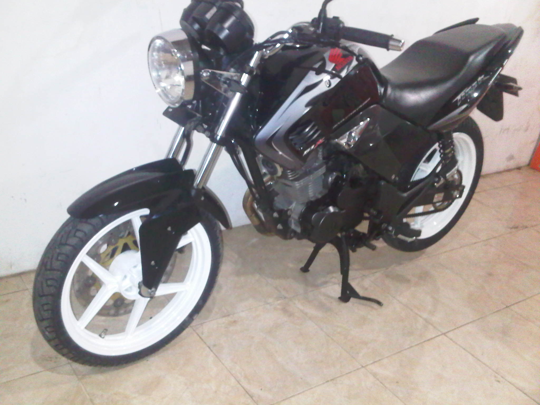 Tangki Tiger Revo Dipasang Di Megapro. saat megapro berubah menjadi tiger revo