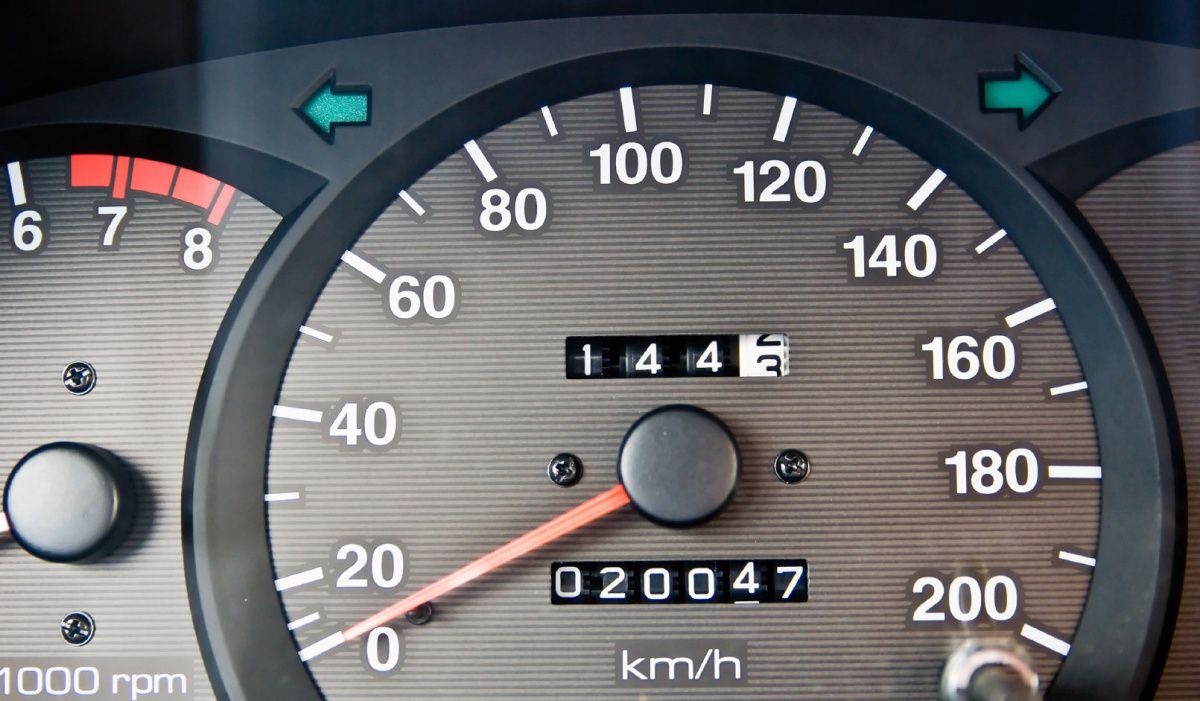 Cara Membaca Odometer Mobil. Cara Cek Odometer Mobil, Bekas Oprekan Atau Asli