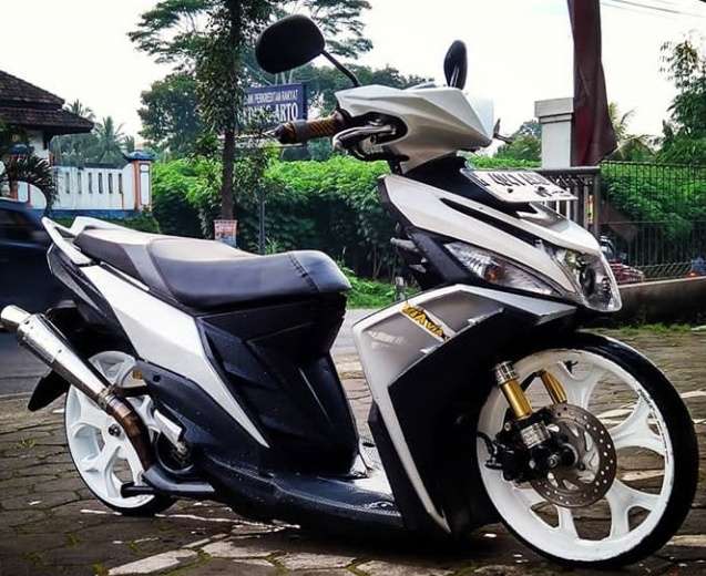 Modifikasi Motor Mio M3 Warna Putih. Modifikasi Motor Mio M3 Warna Putih