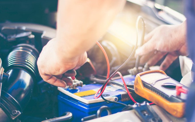 Cara Mengatasi Aki Mobil Sering Tekor. Penyebab Aki Mobil Tekor – Ini Penjelasan dan Cara Mengatasinya