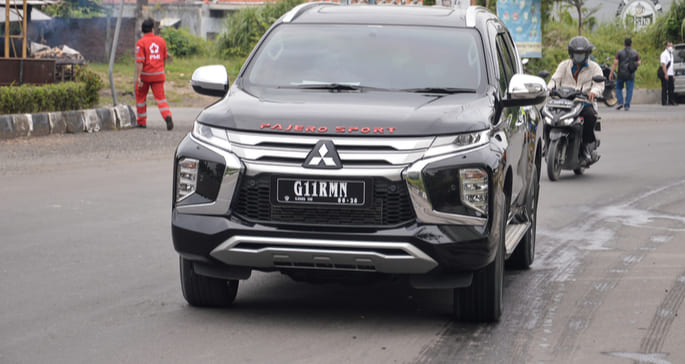 Cara Membuat Plat Nomor Led. Modifikasi Plat Nomor Mobil, Pahami Aturan dan Dendanya