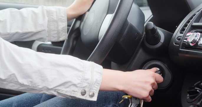 Penyebab Mobil Bergetar Saat Kopling Dilepas. Penyebab Mobil Bergetar saat di Gas dan Cara Mengatasinya