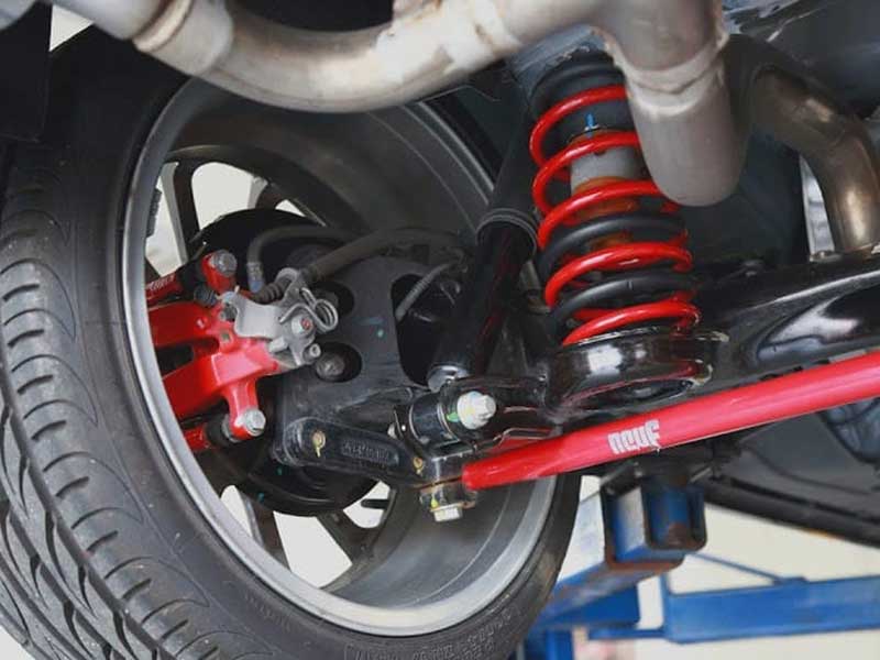 Oli Shock Depan Bocor Dari Atas. Shockbreaker Mobil Bocor, Apa Saja Gejala dan Dampaknya?