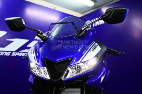 Kenapa Lampu Depan Yamaha R15 Nyala Sebelah. Lampu Depan All New Yamaha R15 Kini Nyala Bersamaan, Lebih