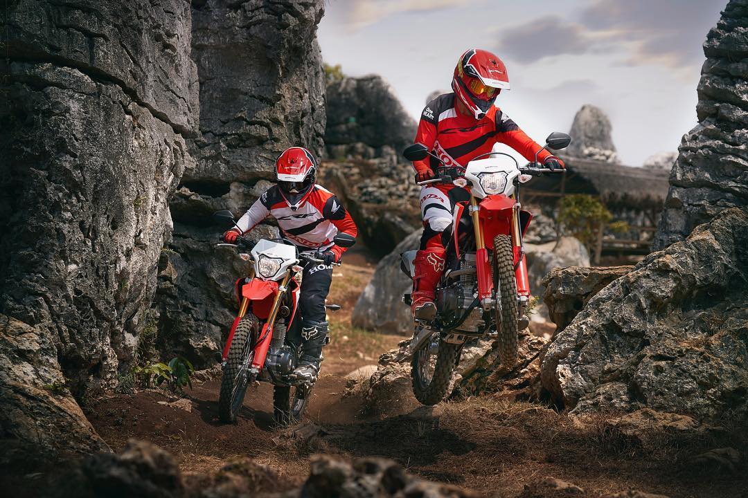 Warna Crf Terbaru 2020. 3 Warna Baru Honda CRF150L 2020, Harga dan Spesifikasi
