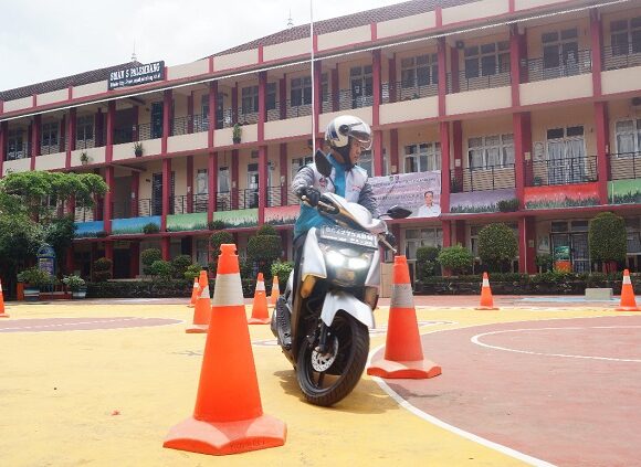 Belajar Motor Tanpa Bisa Sepeda. Jangan Asal Putar Gas, Ini Panduan Belajar Naik Sepeda Motor Matik