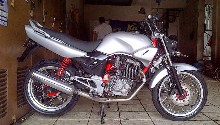 Modifikasi Honda Tiger. Sepeda Motor Honda Tiger Makin Ciamik dengan Restorasi