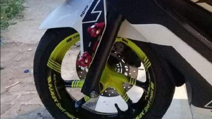 Motif Cat Pelek Motor. Penampilan Yamaha NMAX Makin Ganteng dengan Cat Pelek Motif