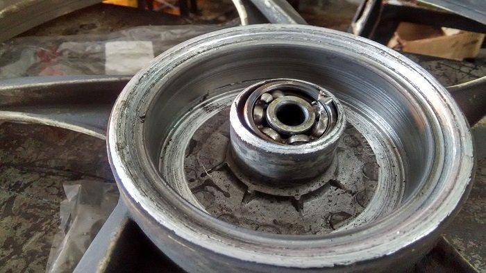 Ukuran Bearing Roda Depan Xabre. Bunyi Kletek Kletek, Kenali Gejala Kerusakan Laker Roda Pada