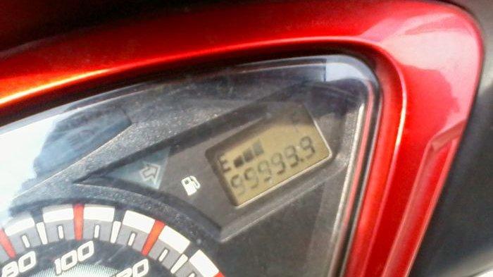 Cara Membaca Odometer Motor Honda Beat. Ternyata Odometer di Motor Honda Punya Kode Rahasia, Ini Dia