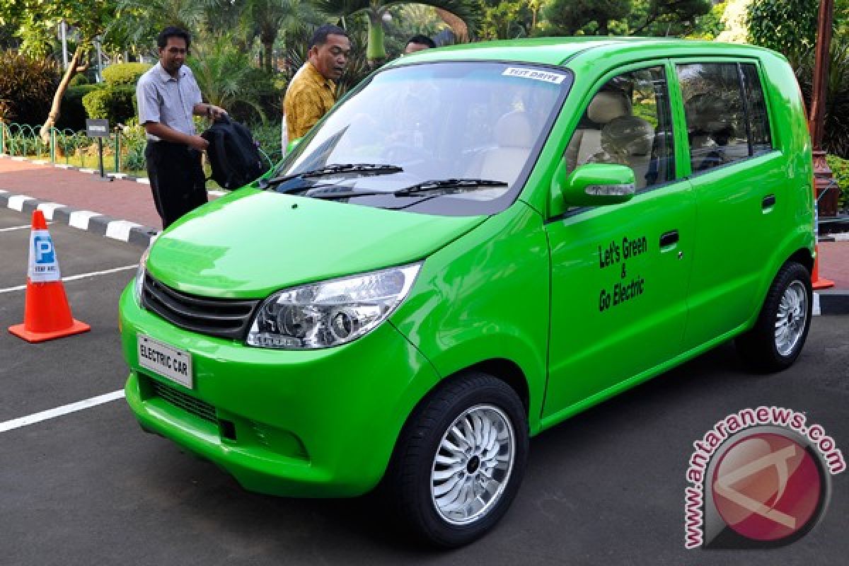 Selo Mobil Listrik. Mobil listrik
