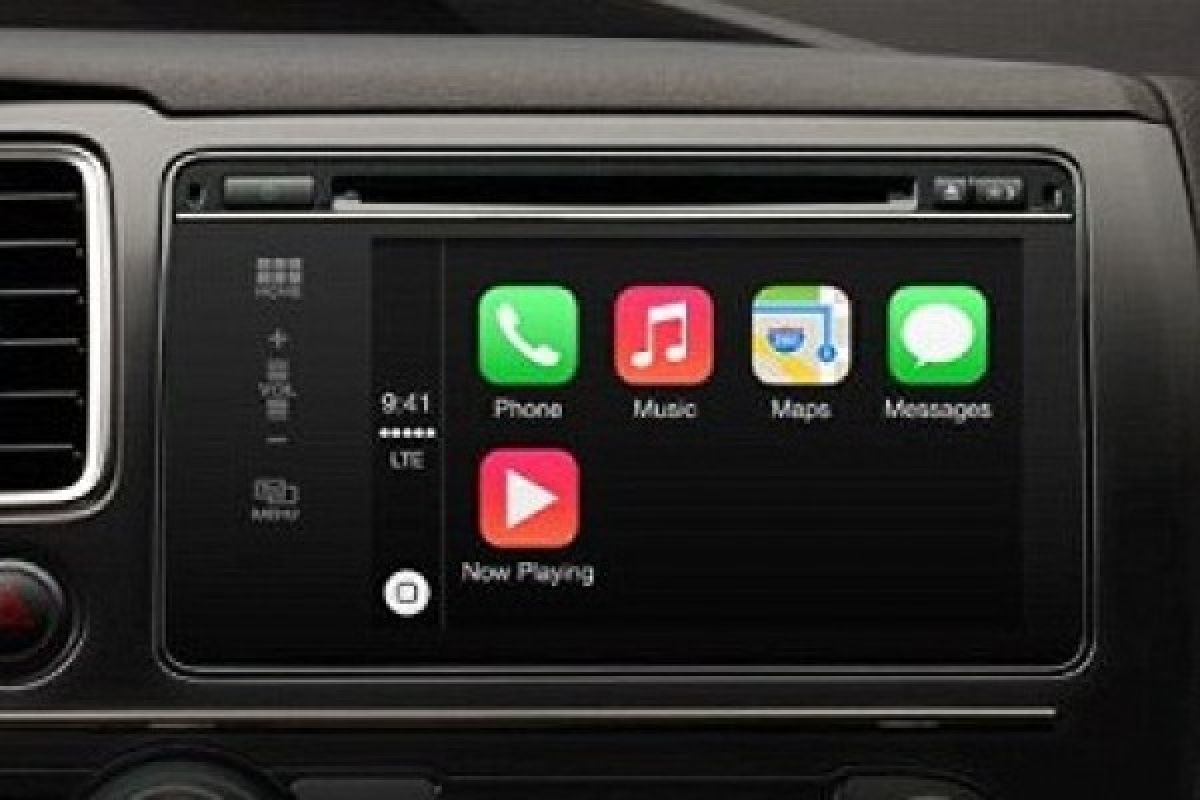 Paduan Warna Motor Hitam. Ferrari tambahkan fitur Apple CarPlay di seluruh model