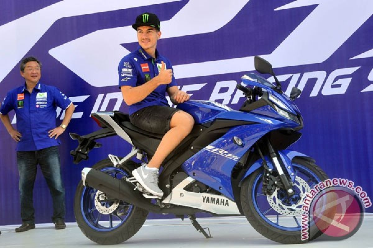 Yamaha R15 Terbaru 2017. Vinales jajal Yamaha R15 terbaru di Sirkuit Sentul (Video