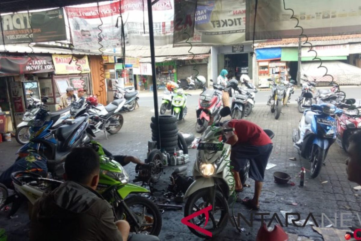 Bengkel Berkat Motor. Bengkel motor Edy bisa bersaing berkat PT Timah