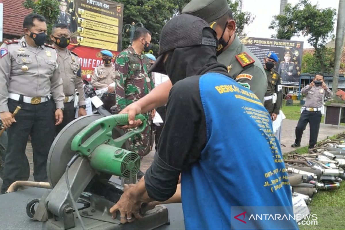 Batas Kebisingan Knalpot Motor 150cc. Polresta Bogor Kota musnahkan 363 knalpot bising sepeda motor