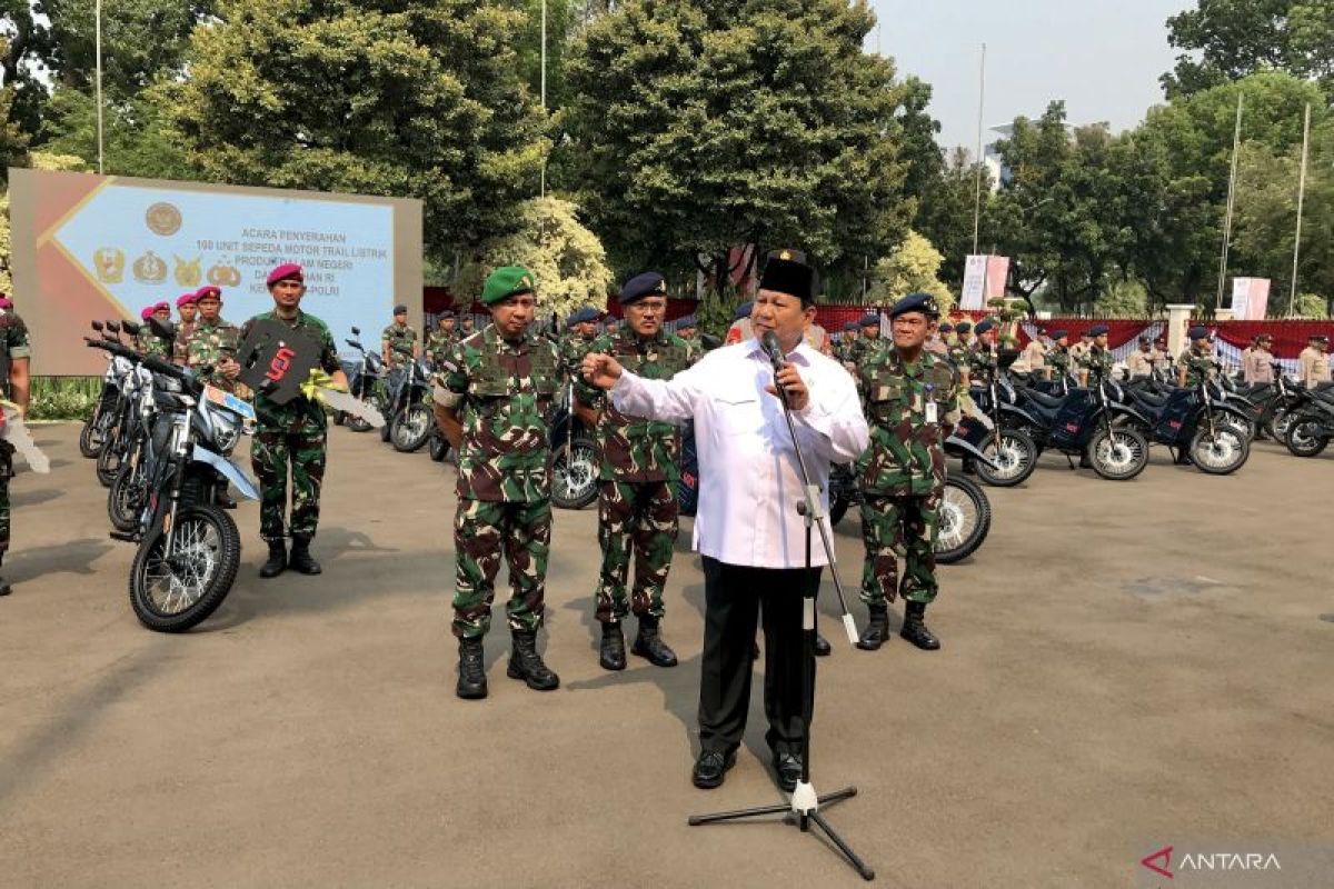 Motor Trail Listrik Anak. Menhan serahkan 100 motor trail listrik buatan PT LEN untuk TNI