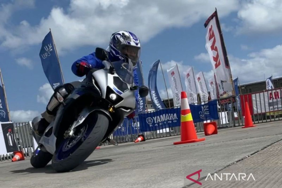 Yamaha R Series. Gemar Touring Berkat Keunggulan Generasi Terbaru Yamaha R