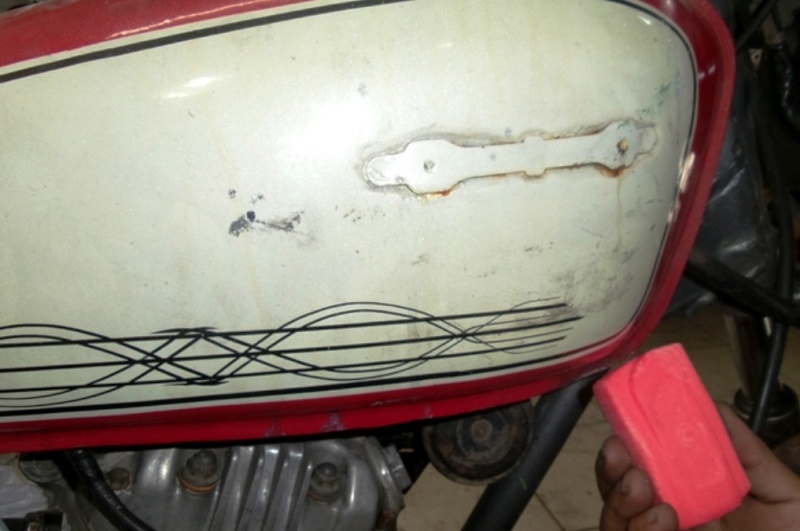 Cara Menambal Tangki Motor Vixion. Sabun Mandi Bisa Jadi Solusi Tangki Bensin Motor Bocor