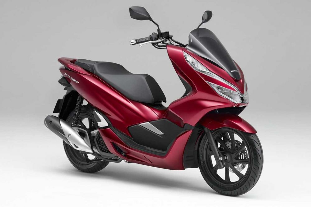 Perbedaan Pcx Lama Dan Baru. Perbedaan Honda PCX Lama dengan yang Baru, Penasaran?