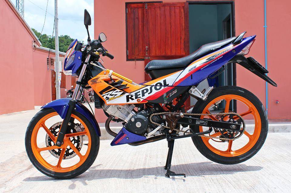 Rangka Cs1 Dan Sonic. Update bocoran Honda CS1 reborn.....silinder head koq kayaknya