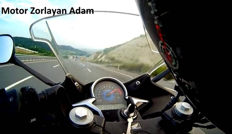 Spesifikasi Cbr 250 Thailand. Video adu top speed Honda CBR250R vs Yamaha R25