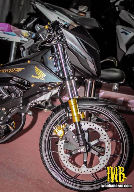 Modif Honda Sonic. Modifikasi Honda Sonic 150R black matte style.....kombinasi