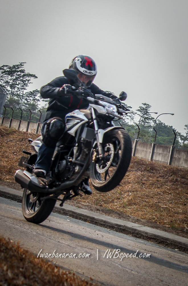 Tutup Tangki Cb Bocor. Kerisauan pengguna new CB150R terkait celah di sekitar tutup tanki