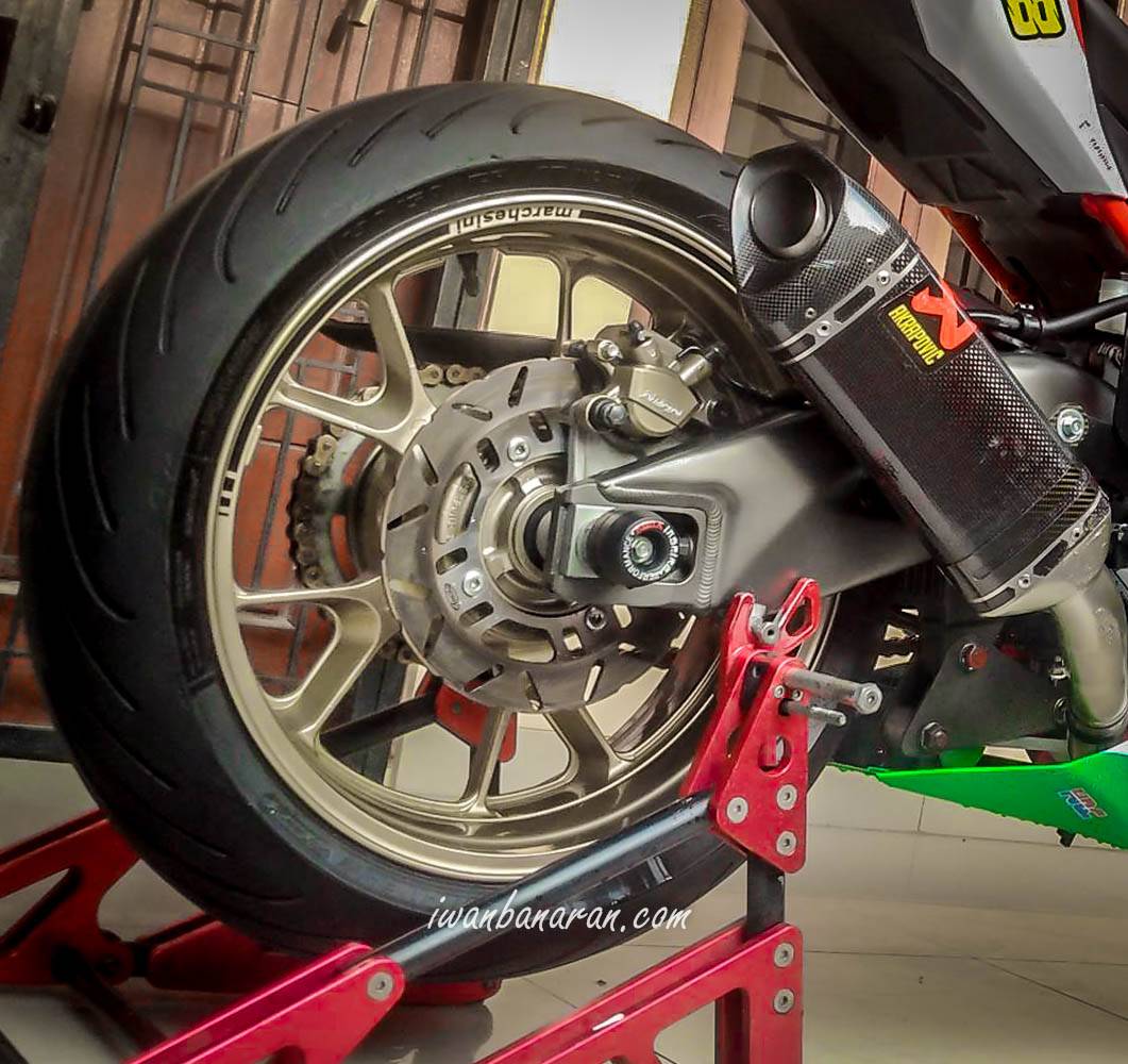 Cbr250rr Modifikasi Motogp. Modifikasi Honda CBR250RR LCR Honda Motogp, swing arm