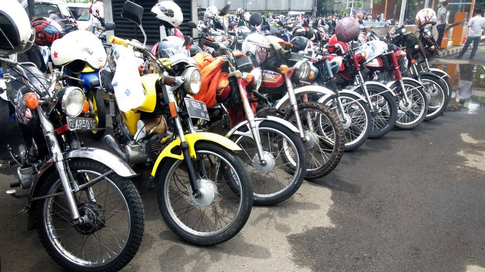 Motor A100 Suzuki. 1000 bikers Suzuki lakukan Sunmori di Jakarta, wah ada motor