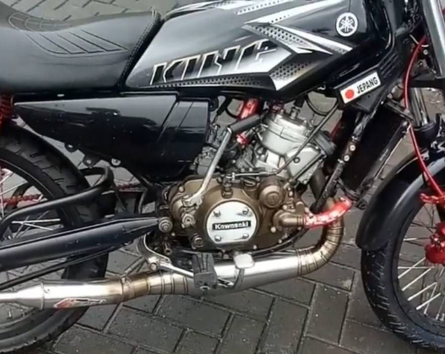 Modif Rx King Mesin Ninja. Penampakan Yamaha RX King ditancepin mesin Kawasaki Ninja