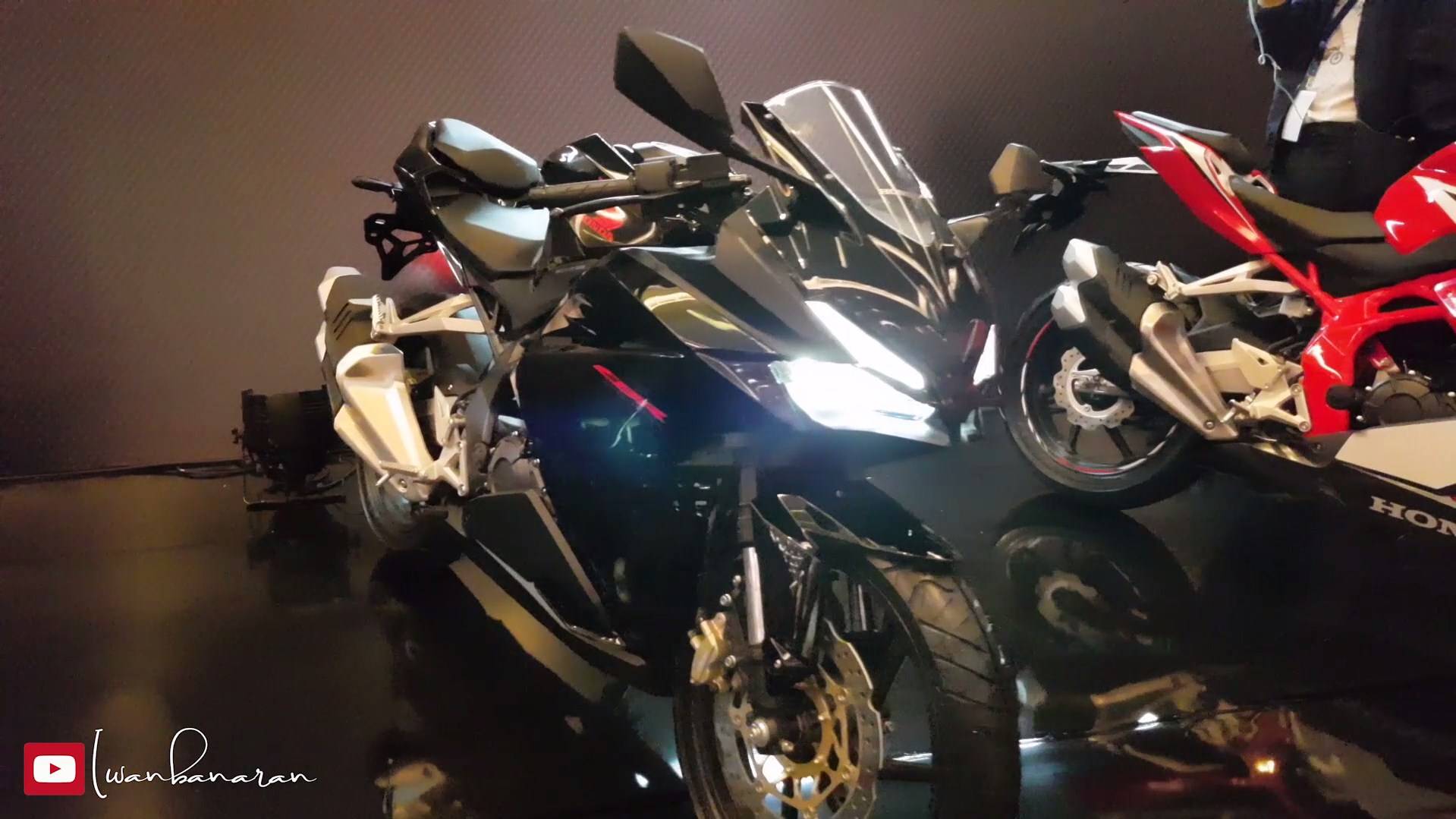 Cbr250rr Black Freedom. Video review Honda CBR250RR versi Black Freedom 59,9 juta, kok